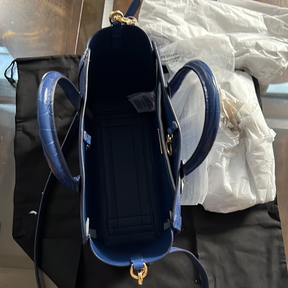 Lauren Ralph Lauren Tyler Croc Embossed Leather Tote Bag - Picture 9 of 15